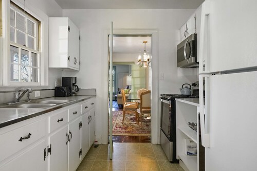 3BR Farmhouse with Porch, Fire Pit, Horseshoe Pit