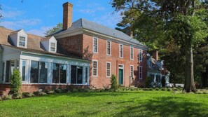 Exterior - Vaux Hall Manor - 5BR Historic Farmhouse on Bay (Melfa)
