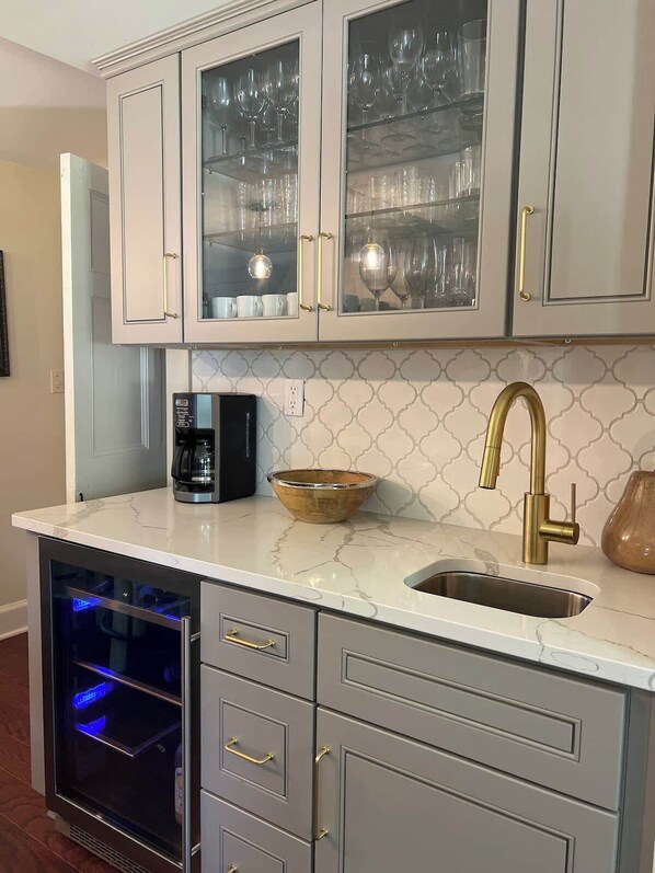 Interior - Vaux Hall Manor - 5BR Historic Farmhouse on Bay (Melfa)