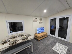 Interior - 3 bed mobile home - Holiday Park (Northampton)