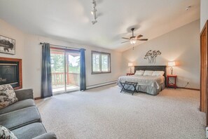 9 bedrooms, desk, iron/ironing board, travel cot