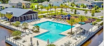 Stylish waterside retreat - springs nearby - pool and gym access - large groups