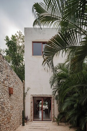 Exterior detail - Casa Xtoloc: stylish retreat in La Ermita (Mérida)
