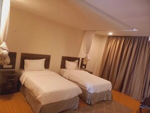 Free WiFi, bed sheets