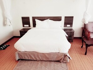 Deluxe Single Room, Garden View | Free WiFi, bed sheets