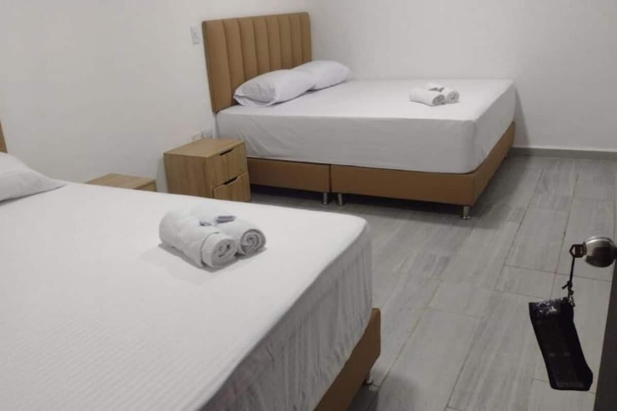 Habitació quàdruple familiar | Wifi gratuïta