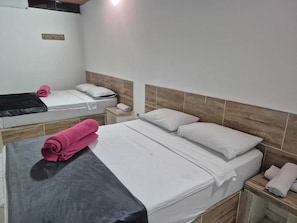 Habitació quàdruple familiar | Wifi gratuïta