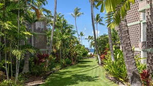 Unclassified image, 2 of 49, button - Alii Villas#322 Top Floor Condo With Ocean Views! (Kailua-Kona)