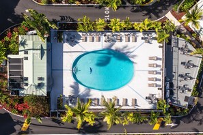 Leilighet, 1 queensize-seng med sovesofa (Alii Villas#322) | Basseng | Et oppvarmet basseng