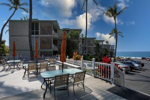 Apartment, 1 Queen Bed with Sofa bed (Alii Villas#322 Top Floor Condo with ) | Outdoor dining - Alii Villas#322 Top Floor Condo With Ocean Views! (Kailua-Kona)