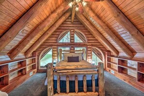 3 bedrooms, WiFi - Eureka Springs Mountain Escape! (Carroll County)