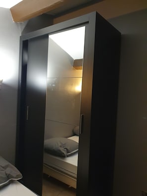 5 chambres, Wi-Fi, draps fournis