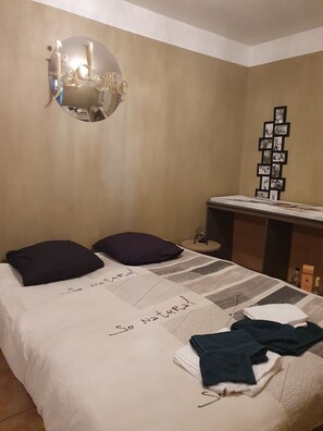 5 bedrooms, WiFi, bed sheets