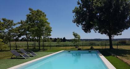 Évasion Provençale: bright house with swimming pool and large garden!