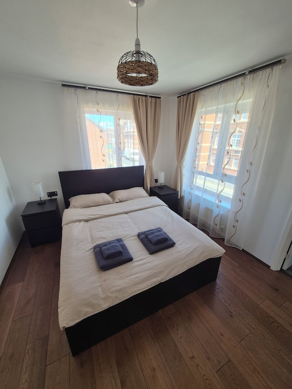 3 bedrooms, iron/ironing board, travel crib, free WiFi