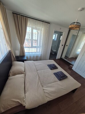 3 chambres, fer et planche à repasser, lit parapluie, Wi-Fi gratuit