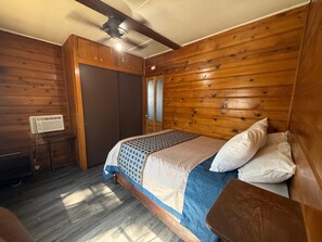 Room - Crest Lodge Historic Mountain Inn - Blue Jay (Crestline)