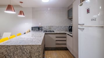 Departamento básico | Cocina privada