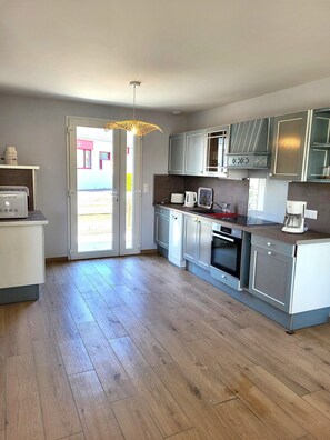 Microwave, oven, dishwasher