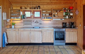 Fridge, stovetop, coffee/tea maker