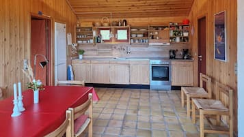 KylskÄp, spishÀll och kaffe- och tebryggare