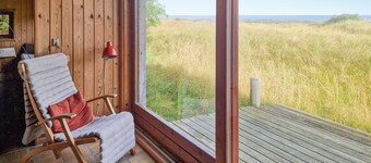 Cozy home in Bindslev with house sea view