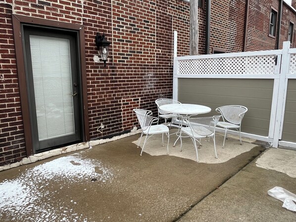 Outdoor dining