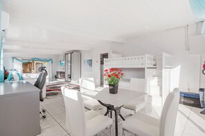 Apartment (4 Bedrooms) | Property amenity