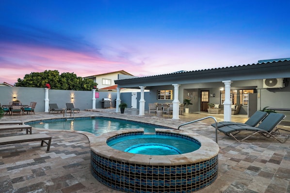 Apartment (4 Bedrooms) | Property amenity