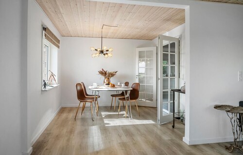 2 bedroom amazing home in Thyholm