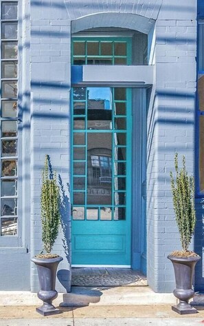 Exterior detail - Salem Historic Downtown 3BRM/2BATH (Salem)