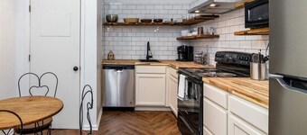 Salem Historic Downtown 3BRM/2BATH