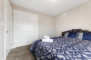 4 bedrooms, desk, iron/ironing board, WiFi