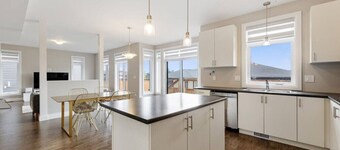 Relaxing Retreat: Office, Patio, Nature & Netflix