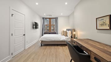 Superior Apartment, City View | Blackout drapes, iron/ironing board, free WiFi