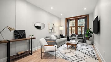 Luxury Apartment, City View | Living area