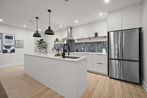 High chair - Hotel 511 Place d' Armes (Montréal)