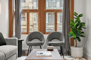 Luxury Apartment, City View | Living area