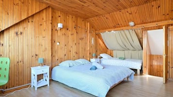 2 bedrooms, desk, iron/ironing board, travel crib