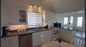 Microonde, forno, piano cottura, lavastoviglie
