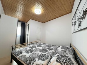 1 dormitorio, escritorio, tabla de planchar con plancha y wifi gratis