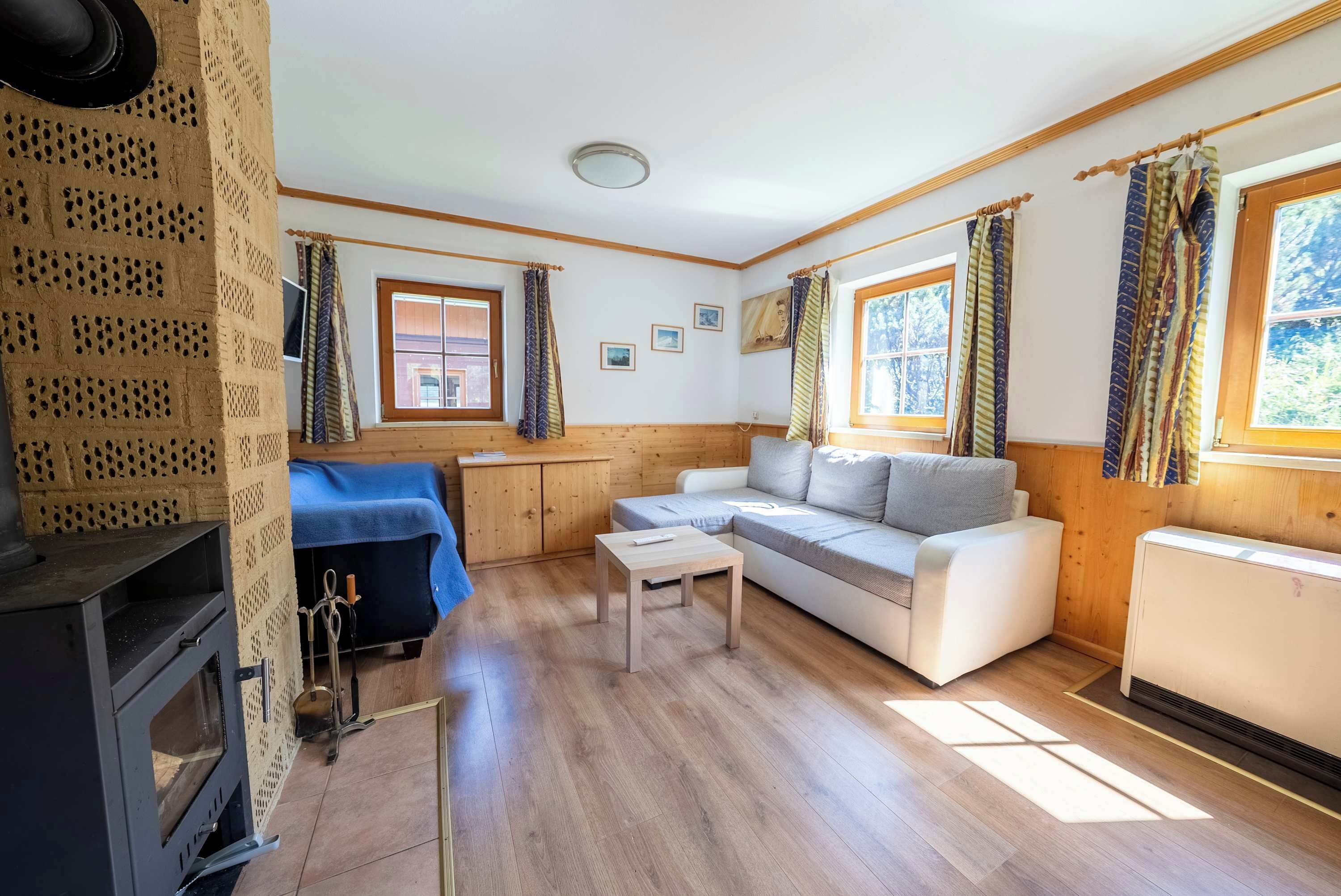 Fernseher, Kamin, Arbeitsbereiche