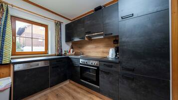 Refrigerador, horno, parrilla de estufa y lavavajillas