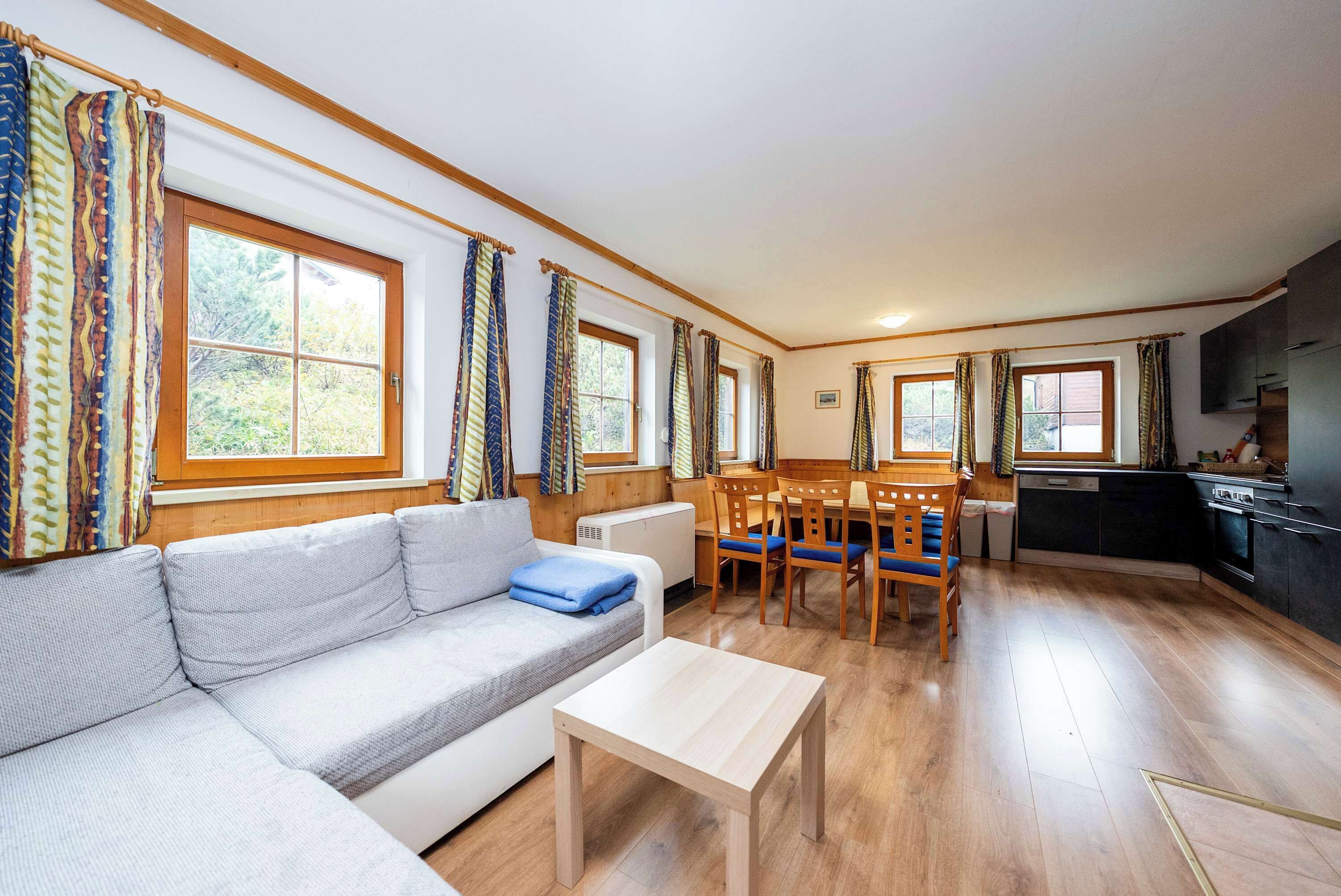 Fernseher, Kamin, Arbeitsbereiche