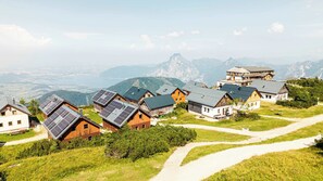 Exterior - Chalet Hochlocken | Sauna | Kitchen | Ski-in/out (Ebensee)