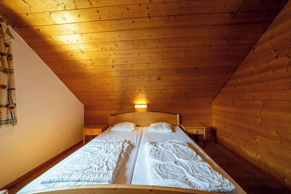 5 chambres, bureau, fer et planche à repasser, Wi-Fi