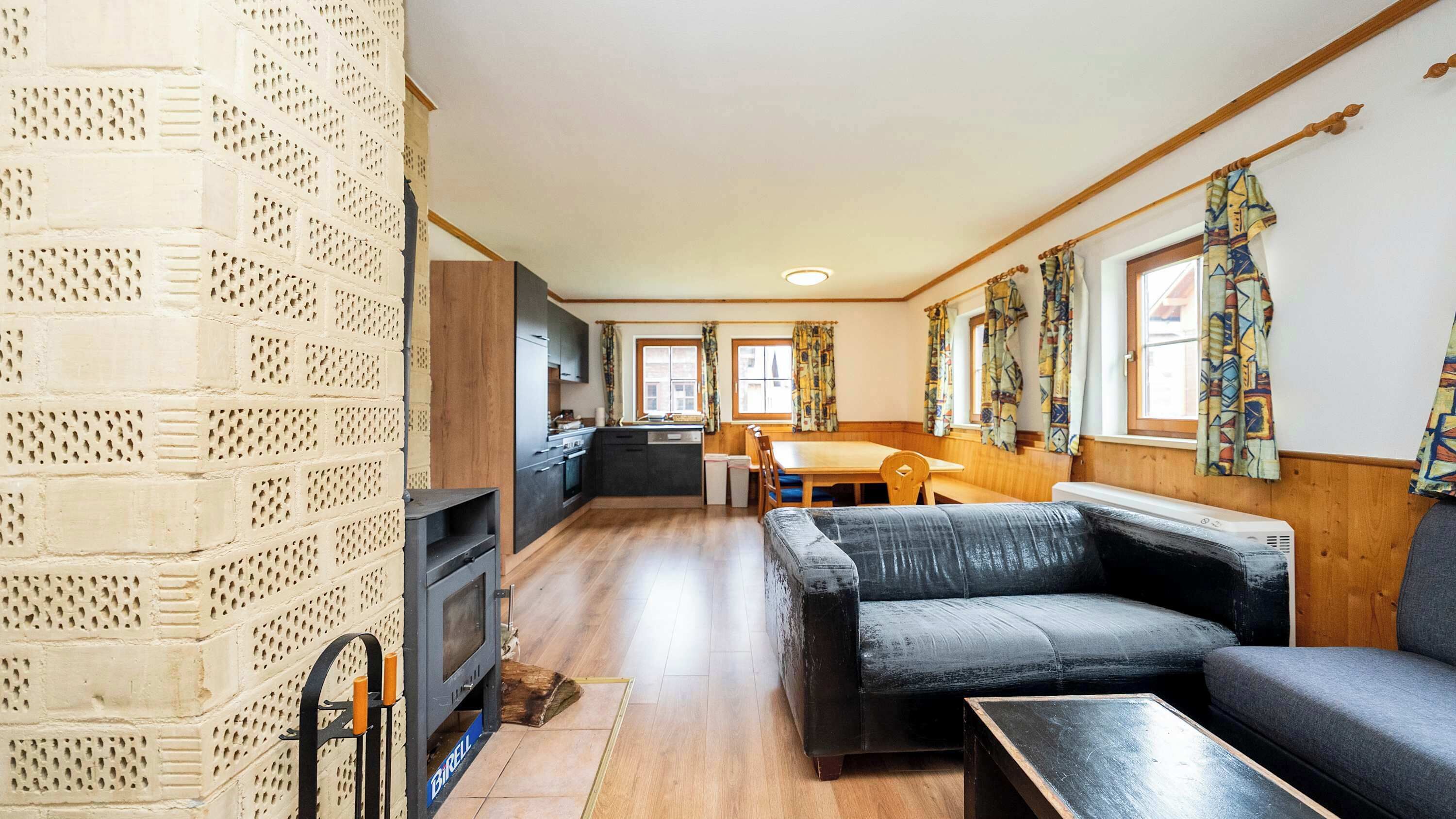 TV, fireplace, offices