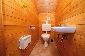 Een douche, een haardroger, handdoeken