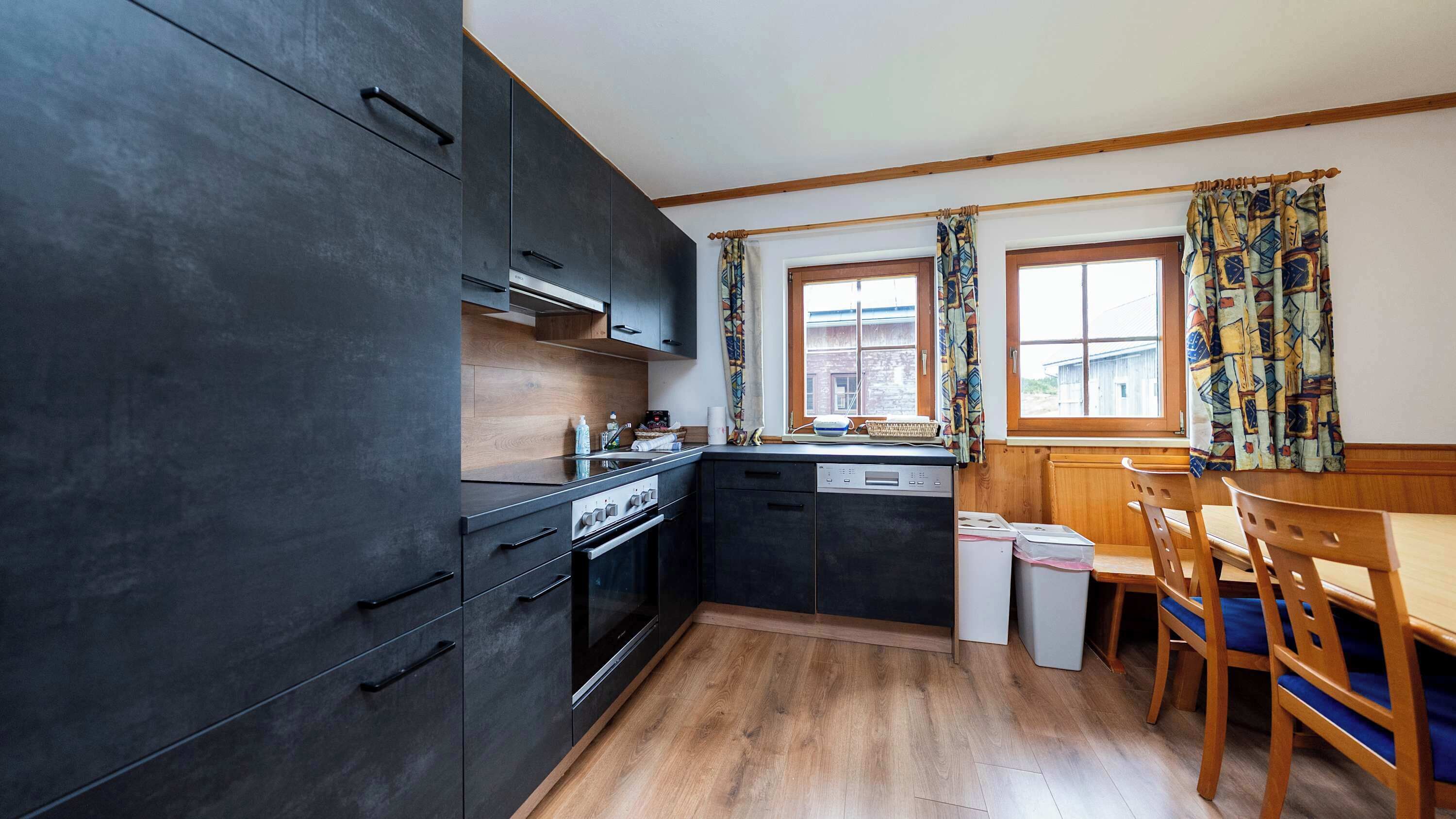 Kühlschrank, Ofen, Herdplatte, Geschirrspüler