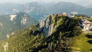 Aerial view - Chalet Alpenvorland | Sauna | Kitchen | Ski-in/out (Ebensee)